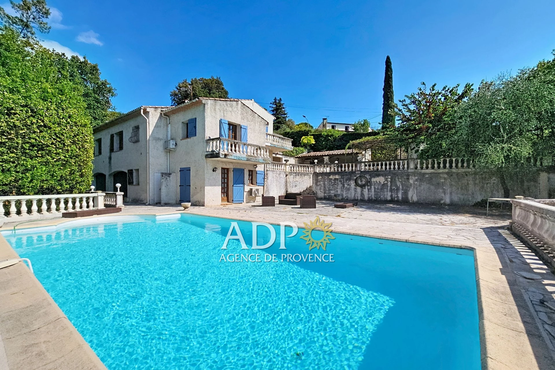 Maison 5 pièces 237 m² · à Grasse · 237 m² · 380 000 €