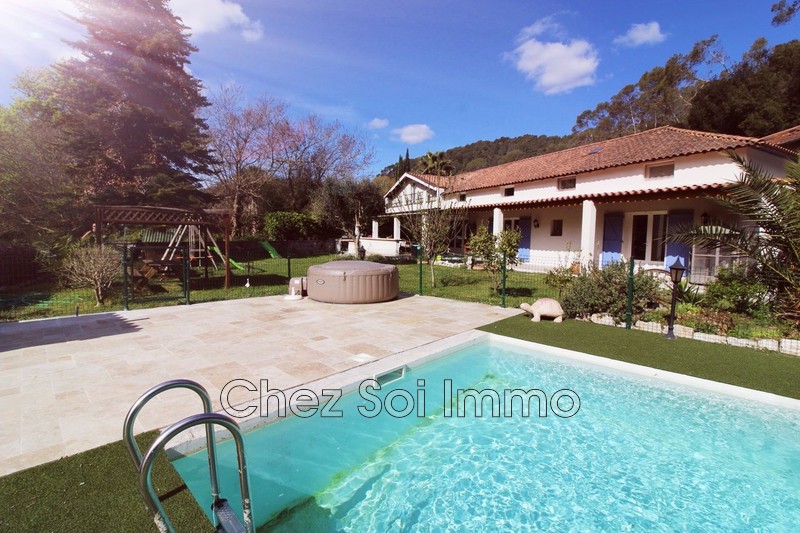 Photo Villa La Colle-sur-Loup Proche village,   achat villa  6 chambres   360&nbsp;m&sup2;