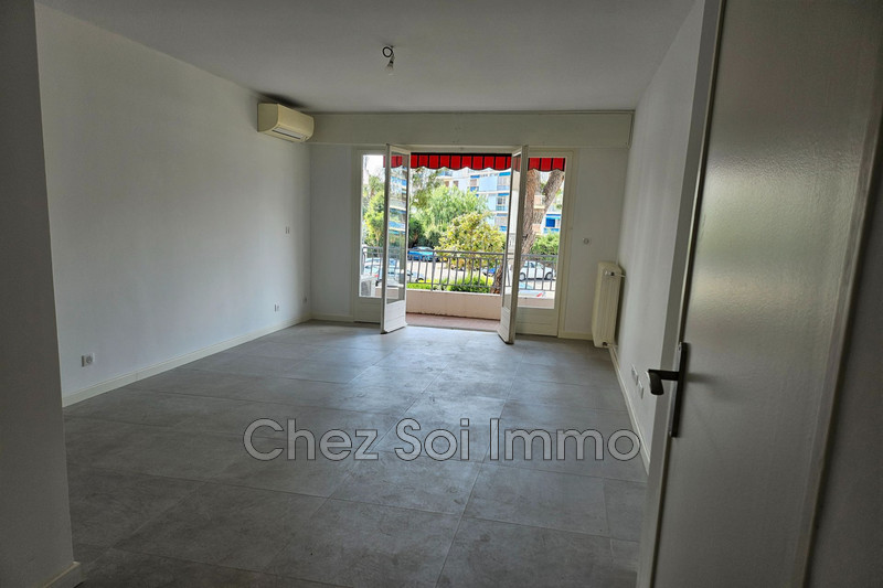Photo Appartement Cagnes-sur-Mer Hippodrome,   achat appartement  3 pièces   62&nbsp;m&sup2;