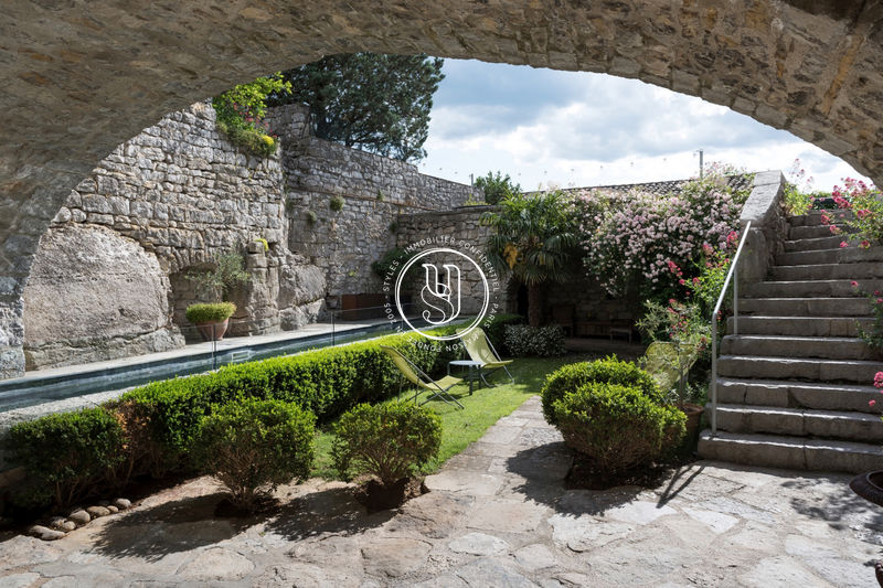 Photo Château Uzès achat château 7 chambres 350 m²