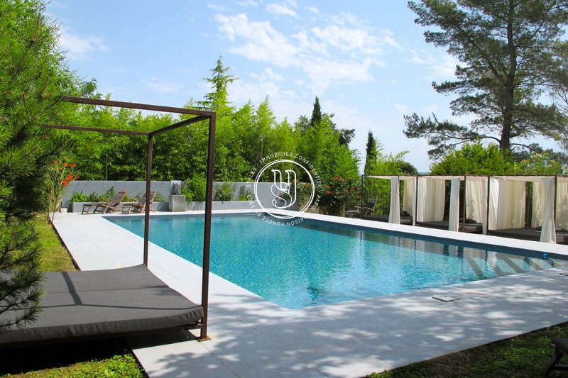 Photo Property Uzès to buy property 12 bedrooms 1000 m²
