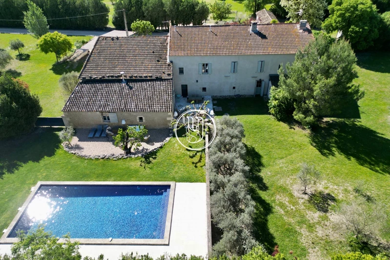 Vente mas Saint-Etienne-du-Grès  