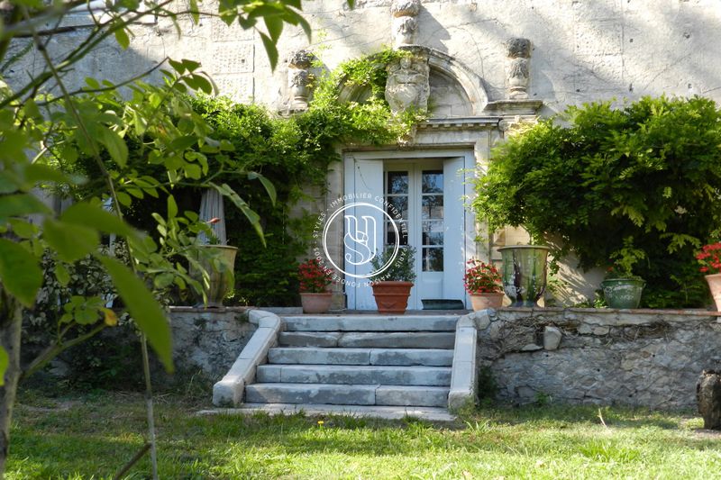 Photo Château Uzès achat château 10 chambres 1560 m²