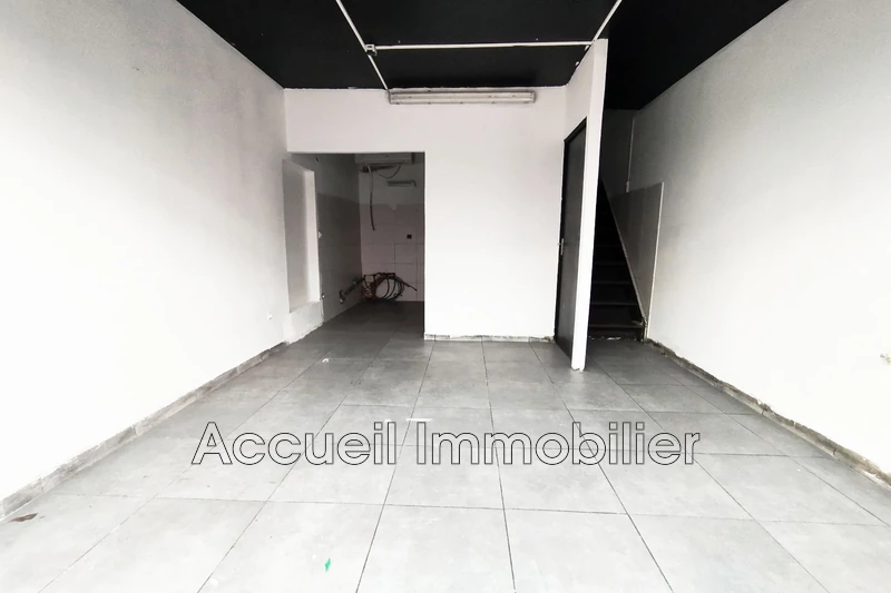 Photo Local commercial Le Grau-du-Roi Centre-ville,  Professionnel local commercial   40&nbsp;m&sup2;