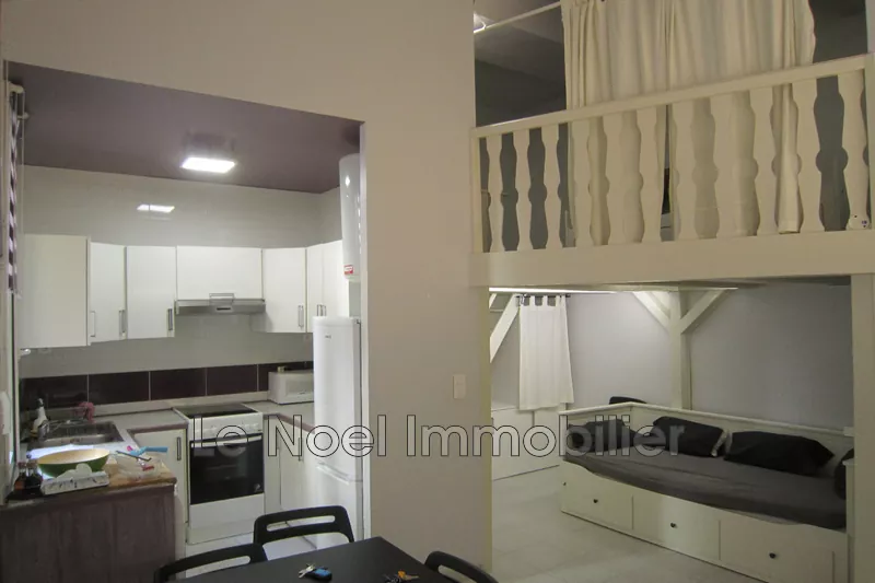 Photo Appartement Aix-en-Provence Centre-ville,  Location appartement  2 pièces   47&nbsp;m&sup2;