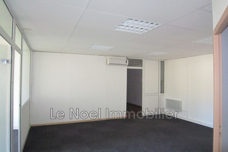 Photo Murs local professionnel Aix-en-Provence Zi les milles, Professionnel murs local professionnel 134 m²
