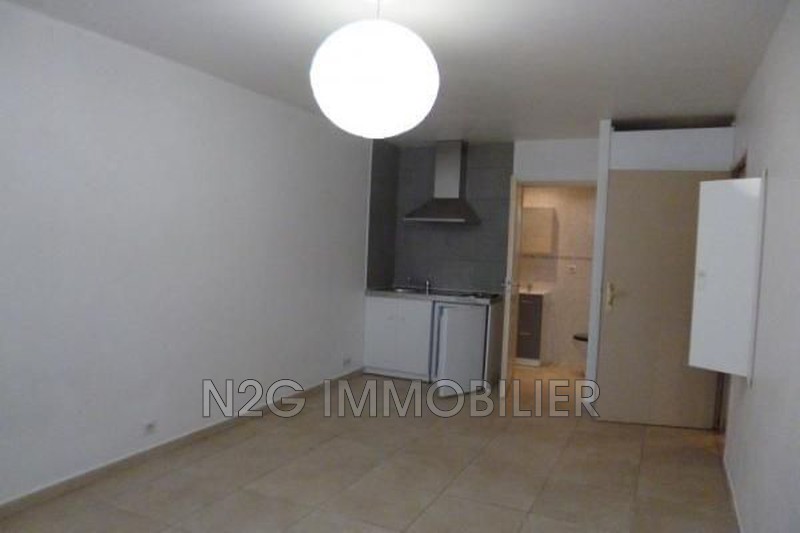 Photo Appartement Cannes Centre-ville, Location appartement 1 pièce 28 m²