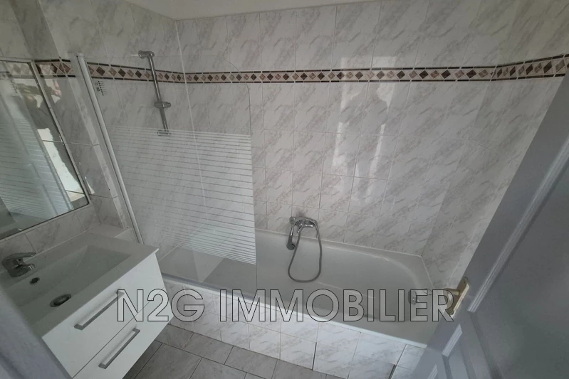 Location appartement Grasse  