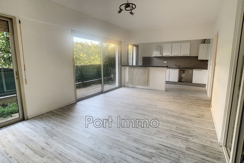 Photo Apartment Cagnes-sur-Mer Cros de cagnes, Rentals apartment 1 room 30 m²