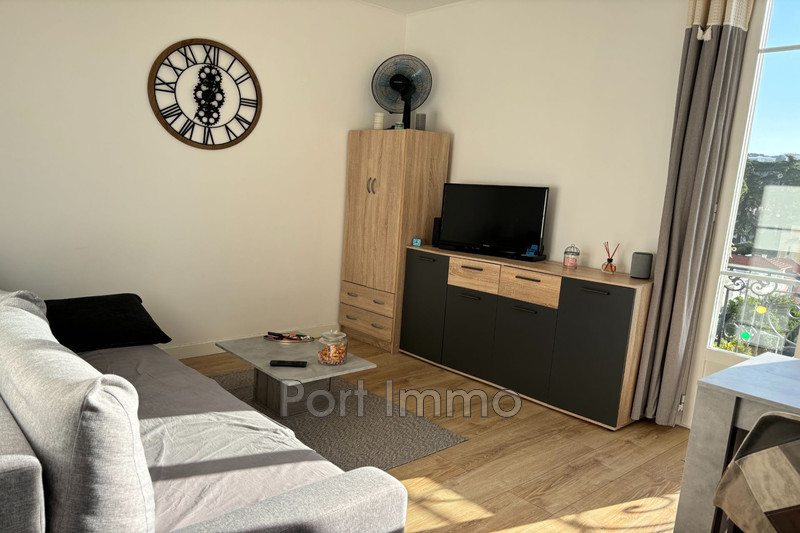 Photo Appartement Nice Nice,  Location appartement  1 pièce   21&nbsp;m&sup2;