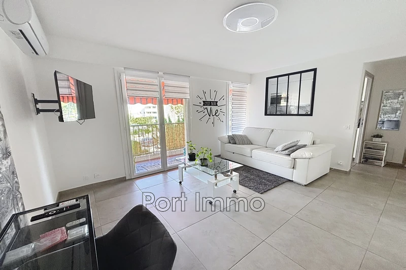 Appartement Cagnes-sur-Mer Val fleuri,  Location appartement  1 pièce   28&nbsp;m&sup2;