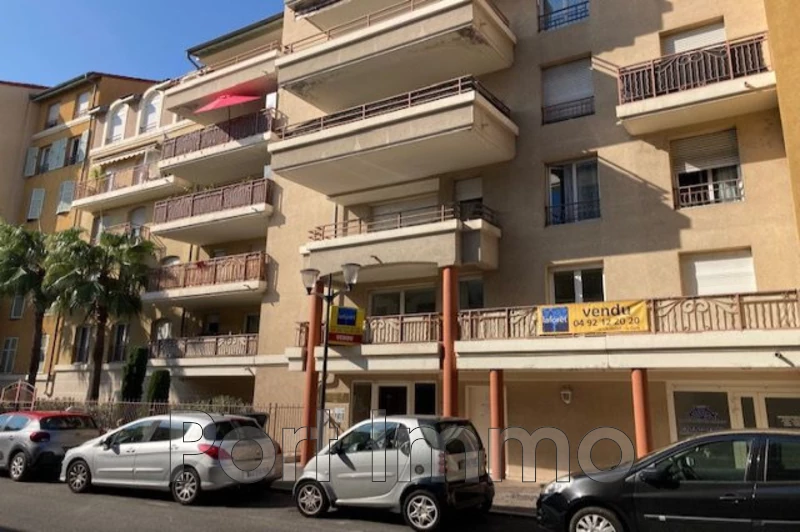 Parking Saint-Laurent-du-Var Centre-ville,  Location parking  