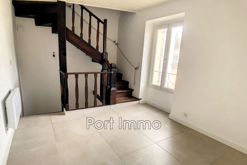 656f4b11a7971-photo-moyenne.webp 656f4b11a7971-photo-moyenne.webp