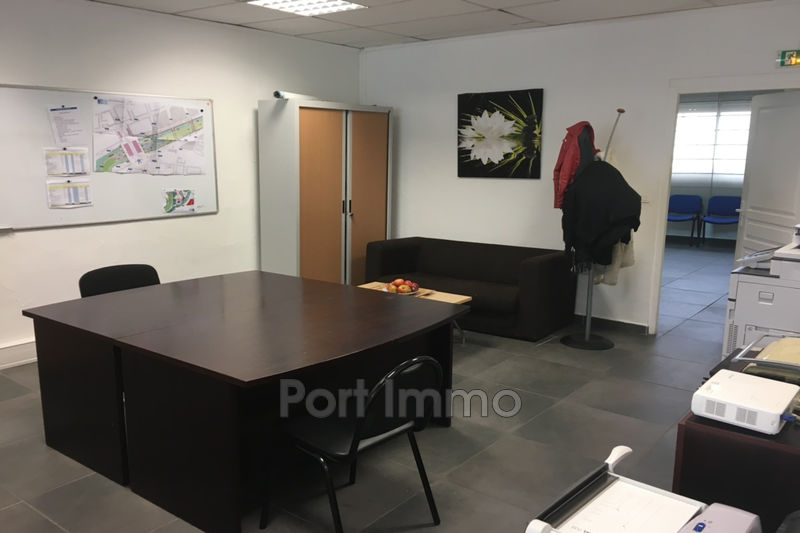 vente Vente local commercial bureau Carros Zone industrielle Bureau Carros Zone industrielle, Professionnel bureau 105 m²