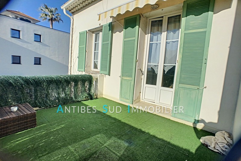 vente Apartment Golfe-juan Downtown Apartment Golfe-Juan Centre-ville, to buy apartment 3 rooms 70 m²