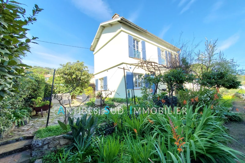 maison  4 rooms  Golfe-Juan Proche centre et plages  103 m² -   