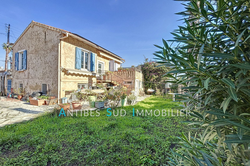 maison  7 pièces  Golfe-Juan Proche plages et port  140 m² -   