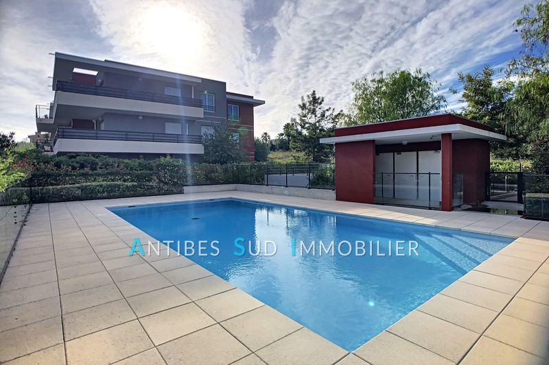 Photo Apartment Golfe-Juan Proche centre et mer, to buy apartment 3 rooms 65 m²