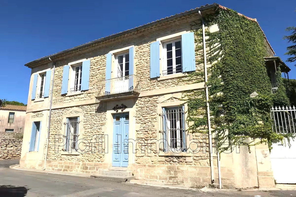 Maison 8 pièces 230 m² · à Junas · 230 m² · 598 000 €