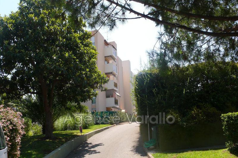 Photo Appartement Antibes Hauteurs, Location appartement 3 pièces 65 m²