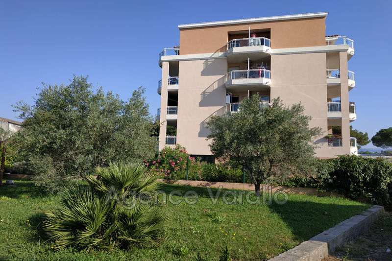 Photo Appartement Antibes Hauteurs, Location appartement 2 pièces 45 m²
