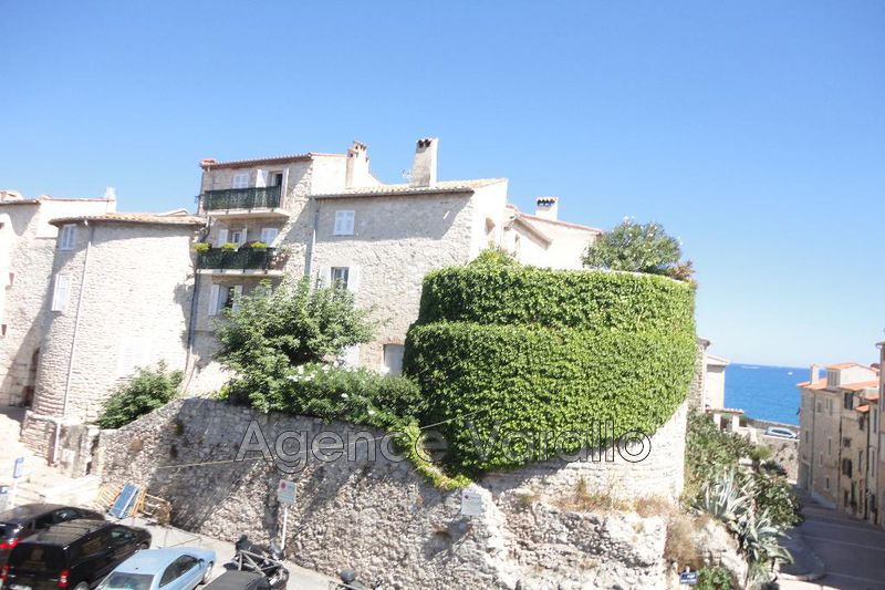 Photo Appartement Antibes Vieil antibes, Location appartement 2 pièces 64 m²