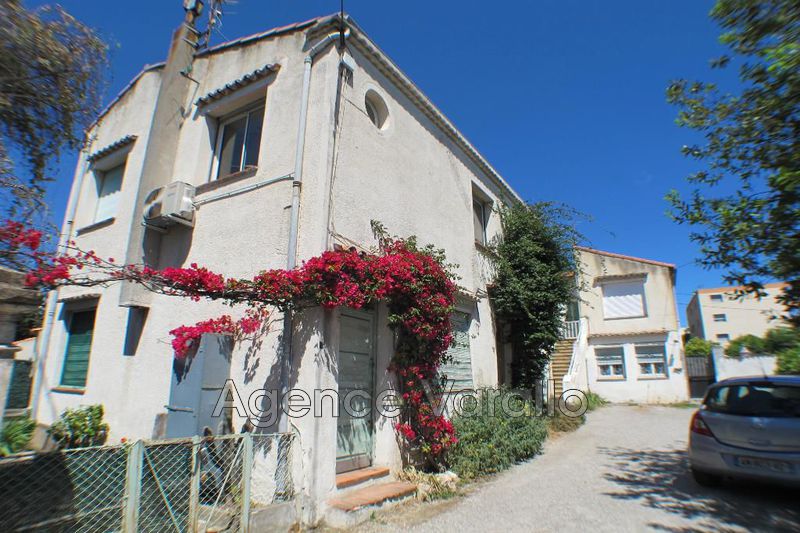 Appartement Juan-les-Pins Proche centre,  Location appartement  1 pièce   21&nbsp;m&sup2;