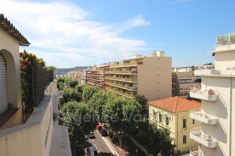 Photo Appartement Antibes Antibes centre,  Location appartement  3 pièces   65&nbsp;m&sup2;