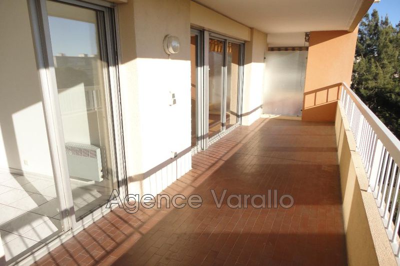 Photo Appartement Antibes Hauteurs, Location appartement 2 pièces 46 m²