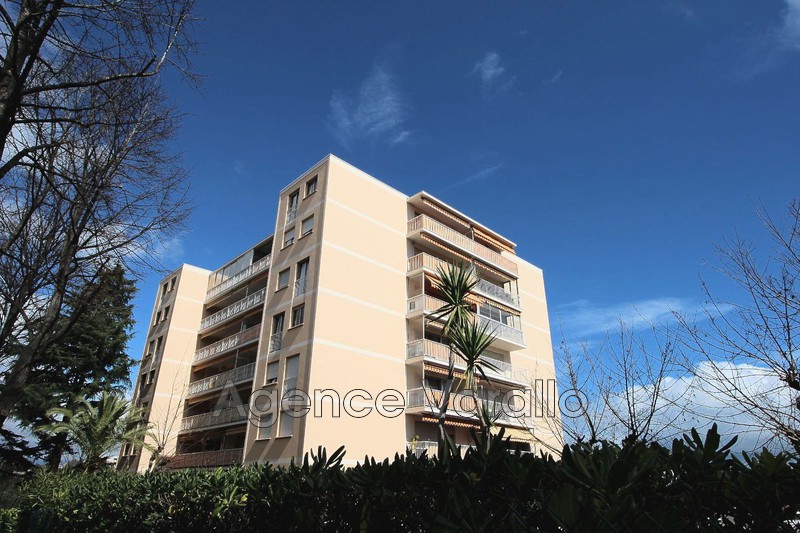 Appartement Antibes  Location appartement  2 pièces   48&nbsp;m&sup2;