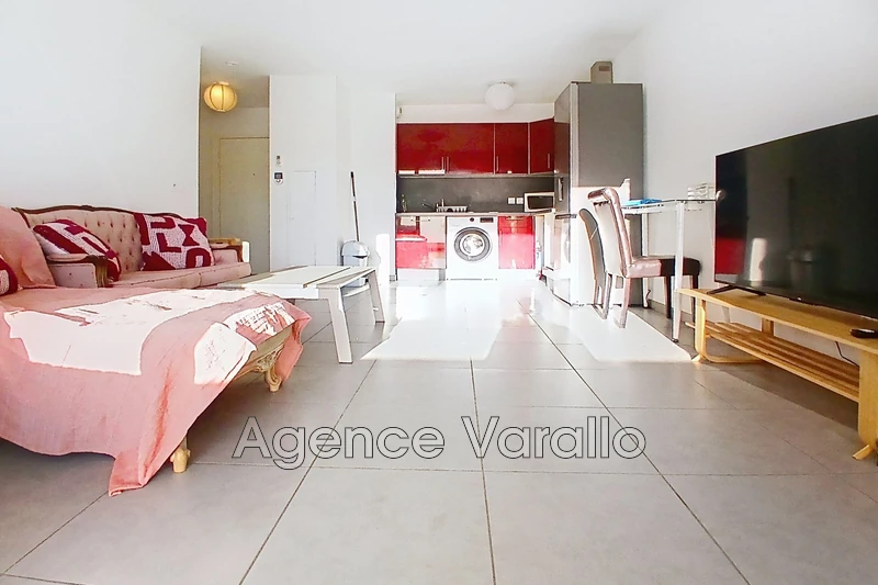 Location appartement Antibes  