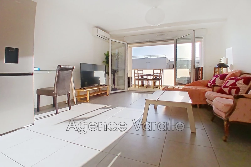 Location appartement Antibes  