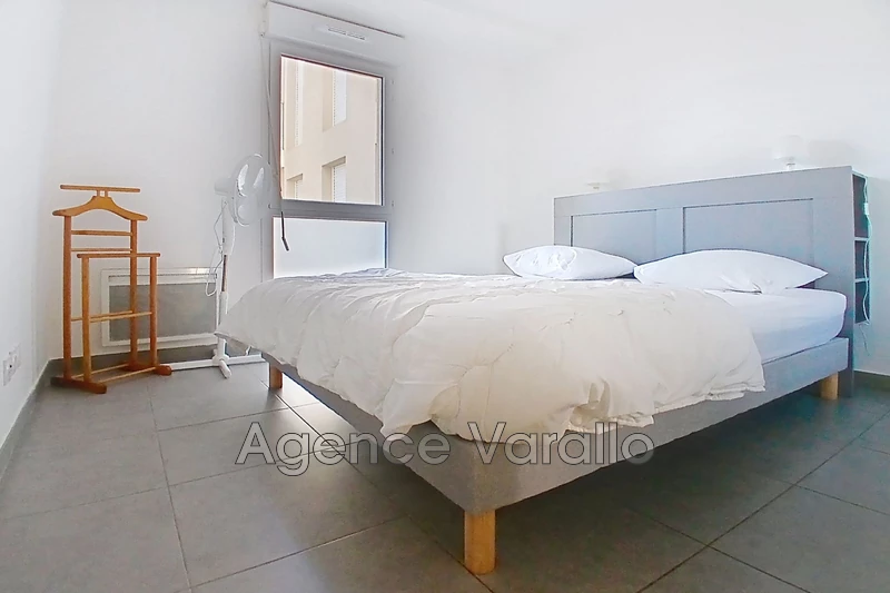 Location appartement Antibes  