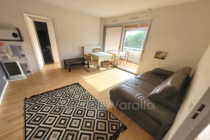 Appartement Vallauris Vallauris,  Location appartement  2 pièces   33&nbsp;m&sup2;