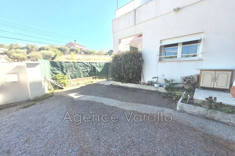 Photo Appartement Antibes Antibes centre,  Location appartement  1 pièce   25&nbsp;m&sup2;