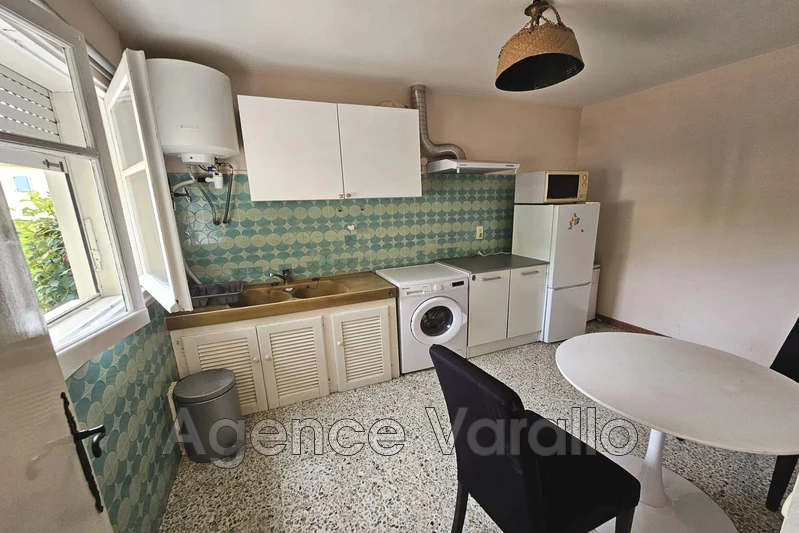 Photo Appartement Antibes Antibes centre,  Location appartement  1 pièce   25&nbsp;m&sup2;