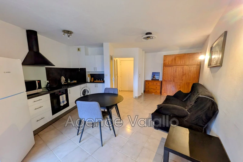 Photo Appartement Antibes Lavaliere,  Location appartement  1 pièce   22&nbsp;m&sup2;