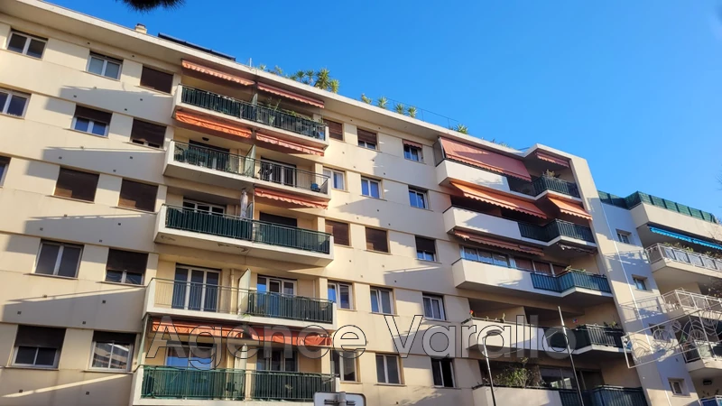 Appartement Juan-les-Pins Antibes centre,  Location appartement  3 pièces   68&nbsp;m&sup2;