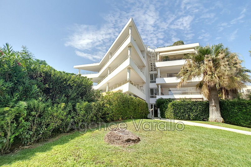 Photo Apartment Juan-les-Pins La colle-badine, to buy apartment 3 rooms 45 m²