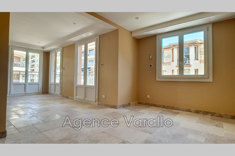 appartement  3 pièces  Antibes Antibes centre  68 m² -   