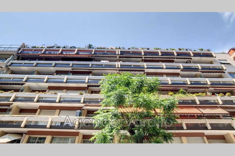 appartement  2 pièces  Antibes Antibes centre  48 m² -   
