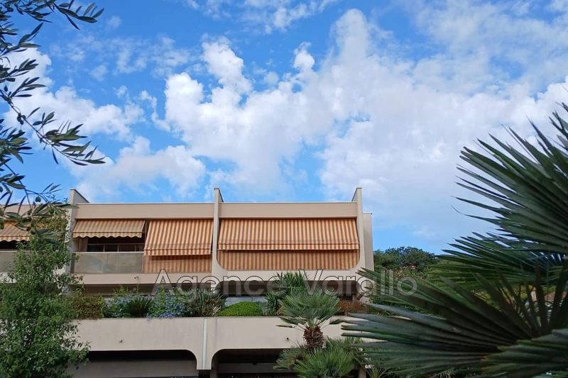 Photo Appartement Antibes Piscine,   achat appartement  1 pièce   37&nbsp;m&sup2;