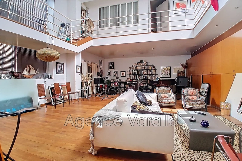 maison  5 pièces  Antibes Vieil antibes  224 m² -   