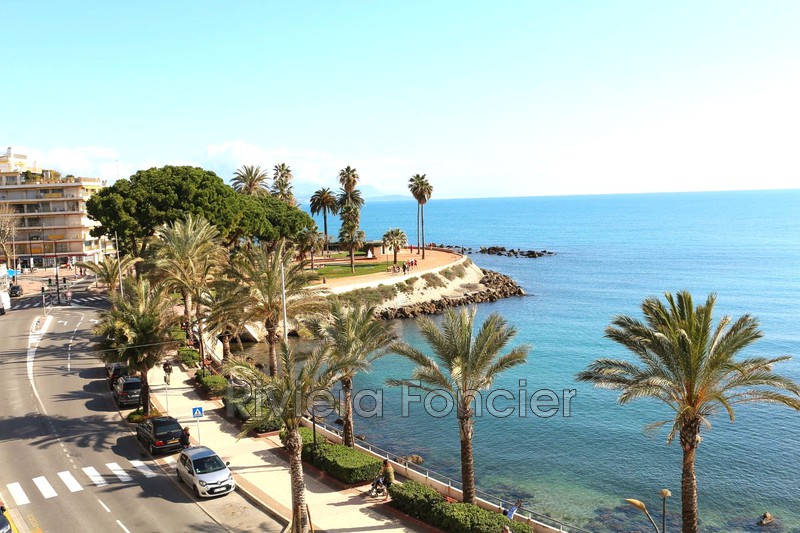 Photo Apartment Antibes Front de mer,   to buy apartment  3 rooms   67&nbsp;m&sup2;