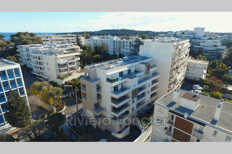 vente Apartment Juan-les-pins Downtown Apartment Juan-les-Pins Centre-ville, to buy apartment 4 rooms 100 m²