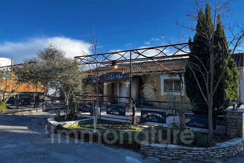 Professionnel local commercial Moulès-et-Baucels  