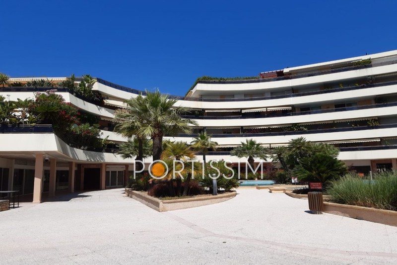 Photo Apartment Saint-Laurent-du-Var Port, to buy apartment 3 rooms 74 m²