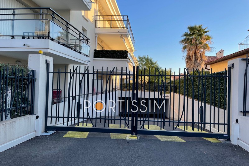 Photo Parking Cagnes-sur-Mer Cros de cagnes, achat parking
