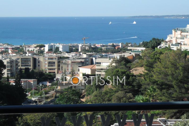 Photo Last floor Saint-Laurent-du-Var Plateaux fleuris, to buy last floor 3 rooms 64 m²