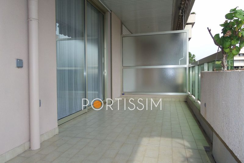 Photo Apartment Saint-Laurent-du-Var Bord de mer, to buy apartment 3 rooms 76 m²